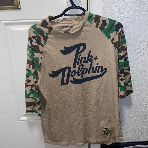 Pink dolphin - Picture 2 of 2